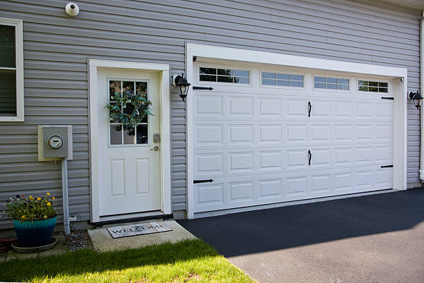 24/7 Emergency Garage Door Panel Replacement experts in Big Rock, IL